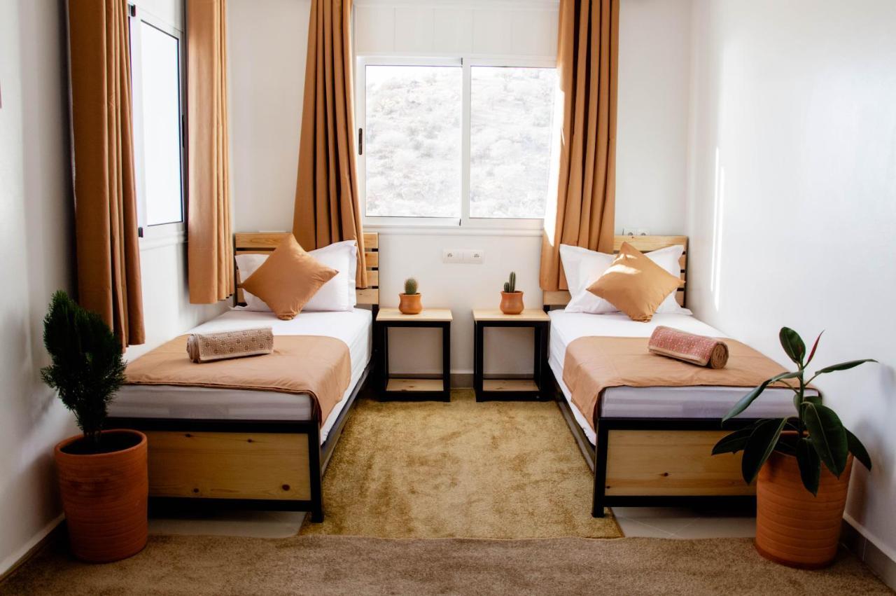 Mouja Surf Camp Hostel *