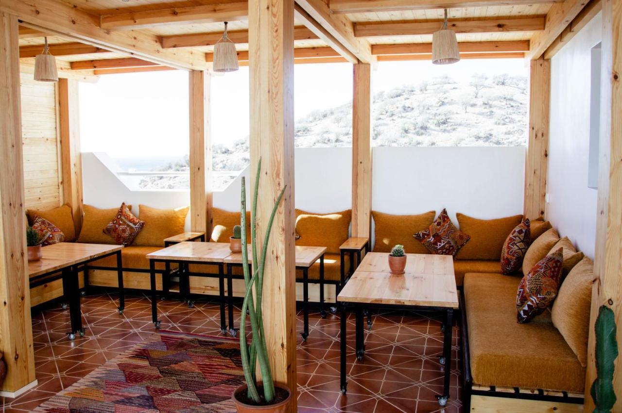 Mouja Surf Camp Hostel *