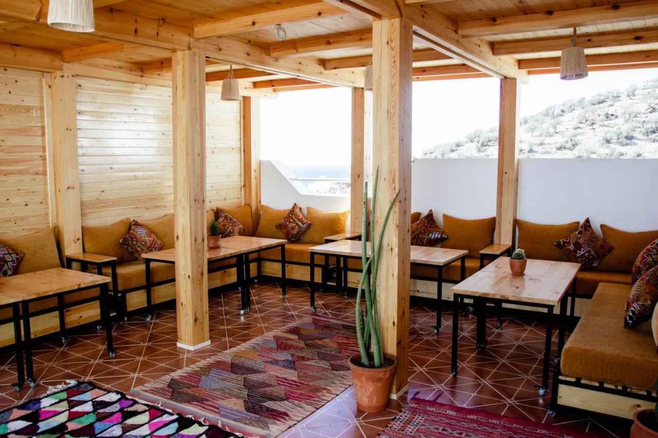 Hostel Mouja Surf Camp *
